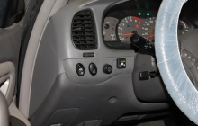 Установка ГБО на Toyota Sequoia кнопка переключения вида топлива