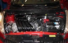 Установка ГБО на Nissan Juke подкапотное пространство 
